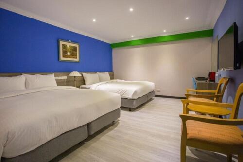 Lily Hotel Kaohsiung Exterior photo