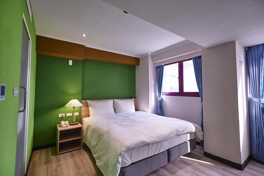 Lily Hotel Kaohsiung Exterior photo