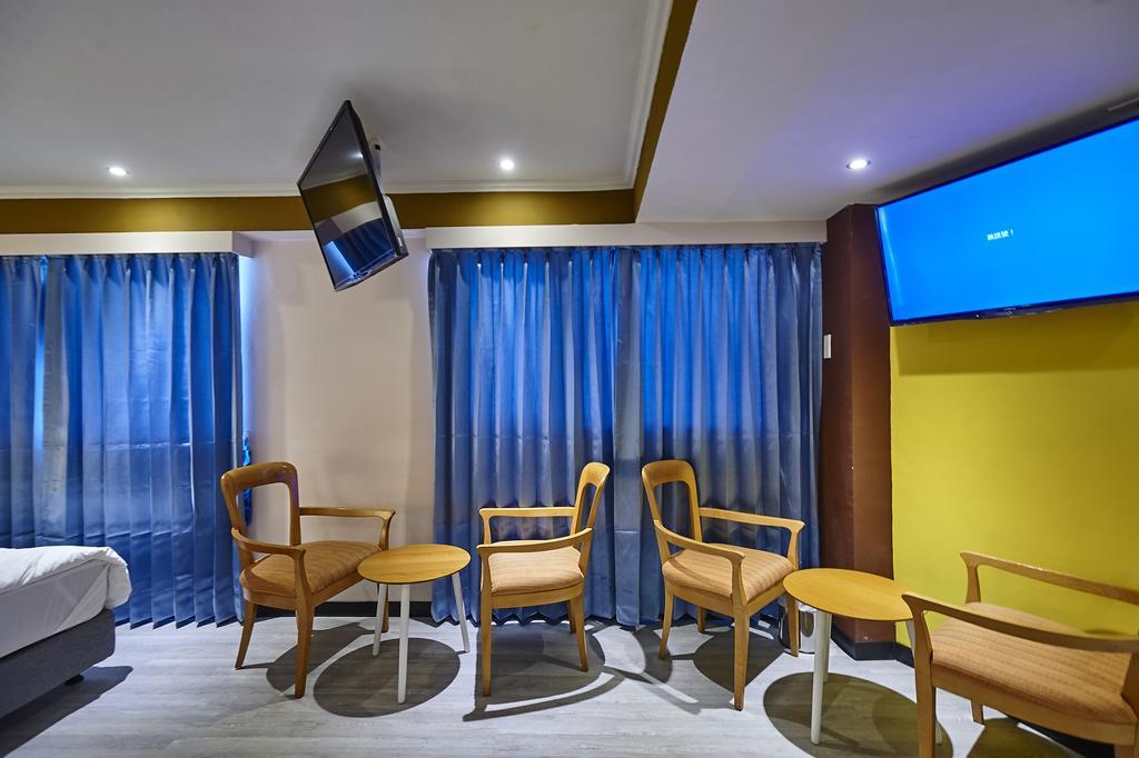 Lily Hotel Kaohsiung Exterior photo
