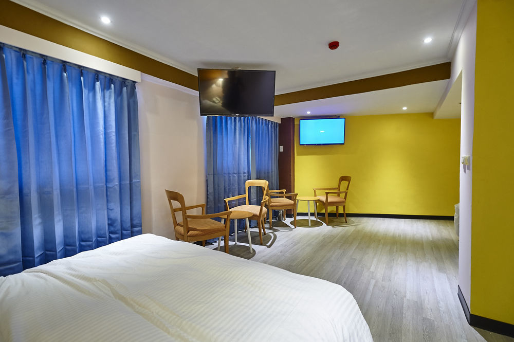 Lily Hotel Kaohsiung Exterior photo
